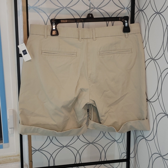 NWT gap boyfriend shorts knaki size 6 long - Picture 5 of 6